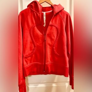 Lululemon Woman’s Pink hoodie. Like New! Size 12
